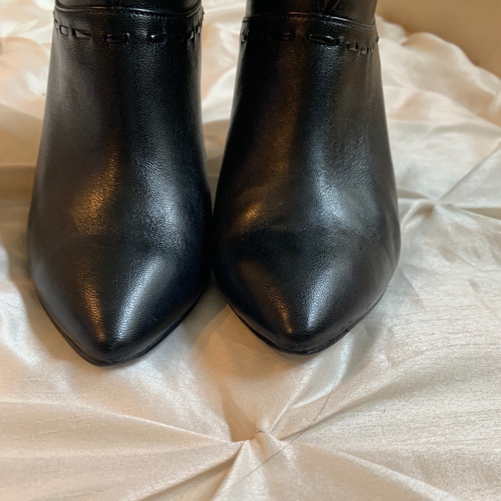 Nine West Black Leather Booties sz 8.5 - Picture 2 of 8